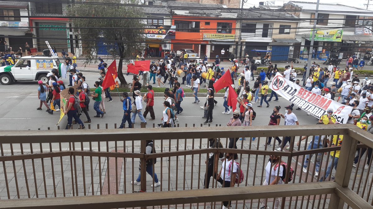 berseker283's tweet photo. @LinaLeo73908100 Protesta contra la reforma tribitaria https://t.co/MeDfzsMuem