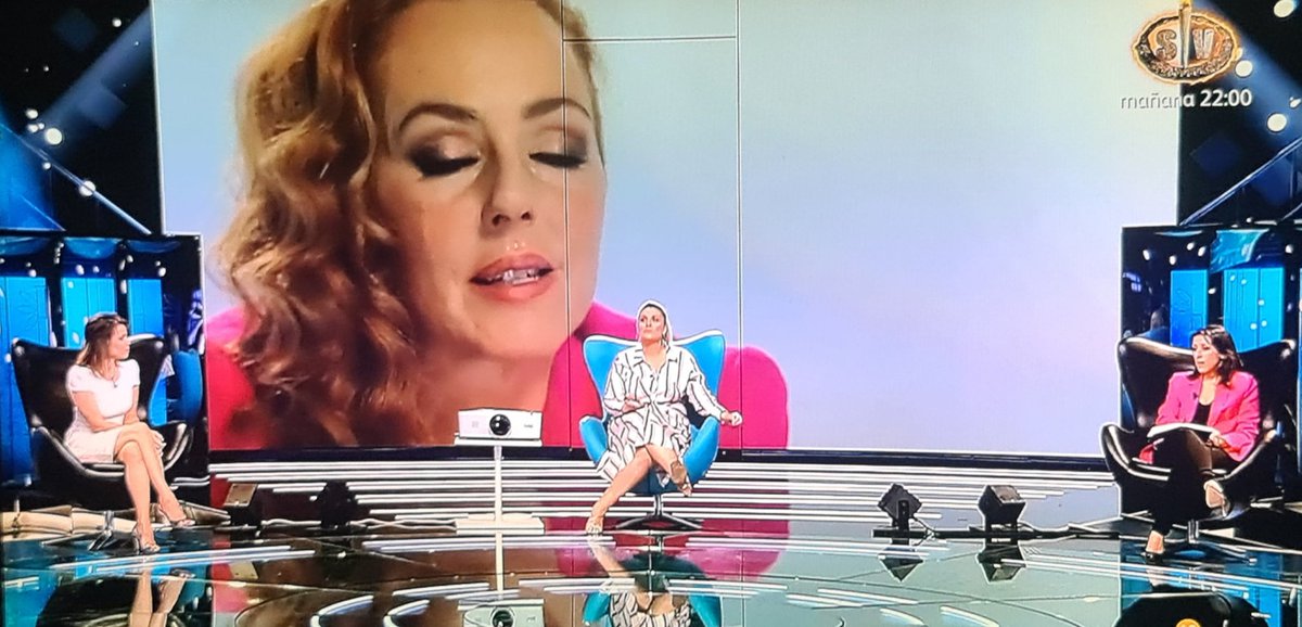 Carlota Corredera , es penoso que laves la cara de tus colaboradores con tanta amoralidad y de pronto,todos han sido  engañados?, Víctimas? o era recaudar audiencia a costa de Rocío Carrasco quien a dado y da de comer a su ex,  hijos y a todos uds.Psicopatía general
#RocioVerdad8