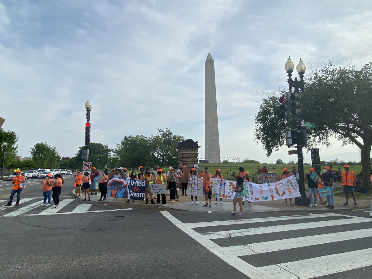 DCYDs's tweet photo. #DREAMER protest at the corner of 15th/Constitution NW.
Asking @DNC @SenateDems @HouseDemocrats @WhiteHouse @SpeakerPelosi and @SenSchumer to take action NOW on immigration reform!
#SiSePuede #Immigration #ImmigrantsMakeAmericaGreat #UndocumentedUnafraid https://t.co/CwpLdb9pN0