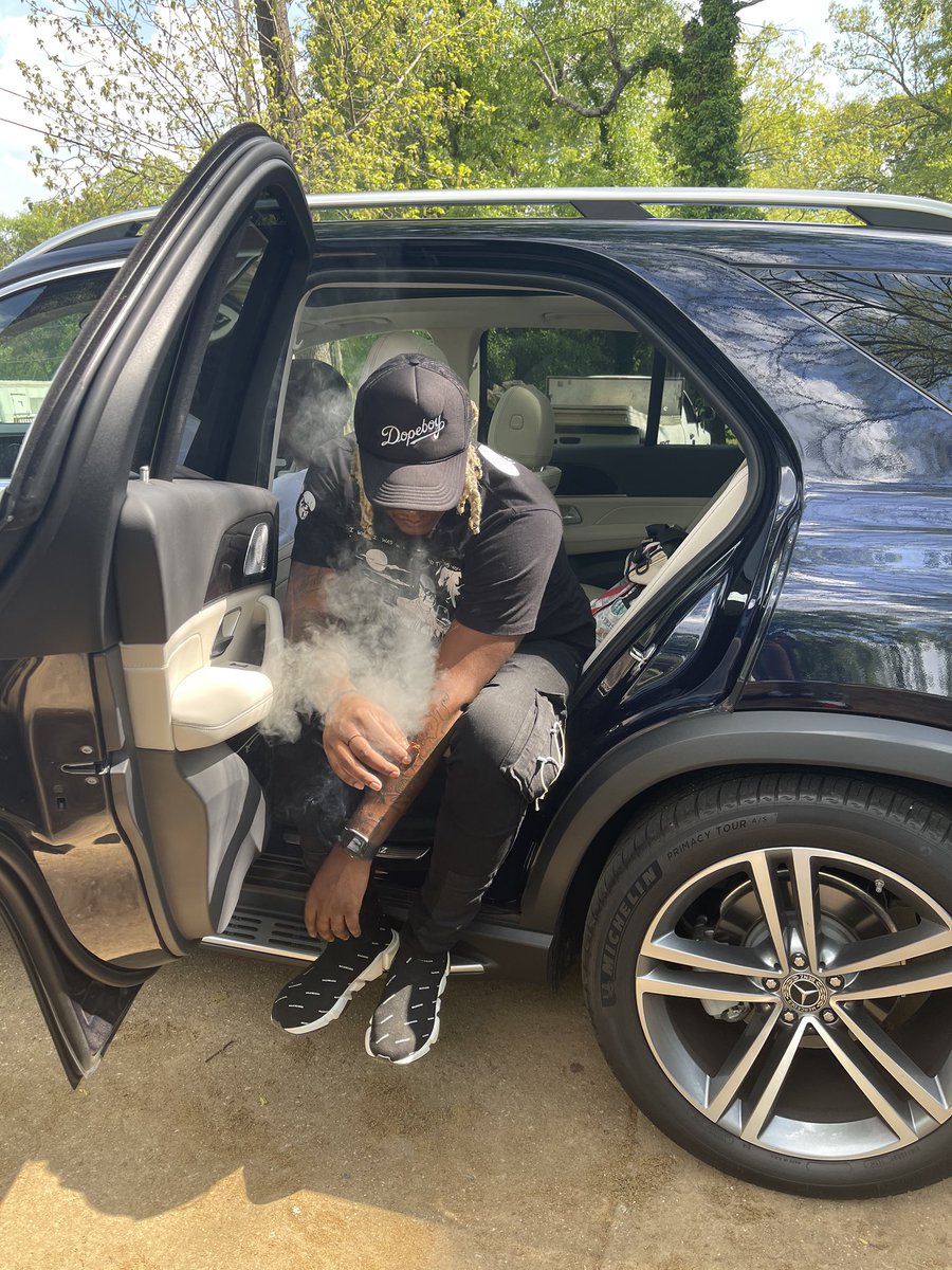 OnehandRick's tweet image. I won't cross no one I love but fuck everybody else nah for real