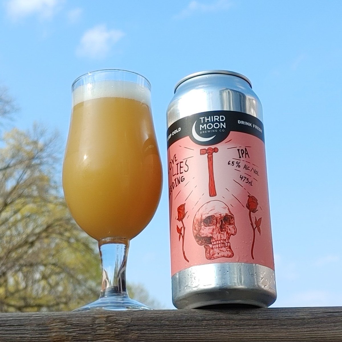 Y'all like Chinook hops?
I surely do and <a href="/ThirdMoonBeer/">Third Moon</a> really let's 'em shine in their latest edition of Love Lies Bleeding IPA. Ontario grown courtesy <a href="/VQH_Farms/">VQH Farms</a>, this one's a beaut! Full video on Patio Pints with Polk: youtu.be/QleVXkgpvGs