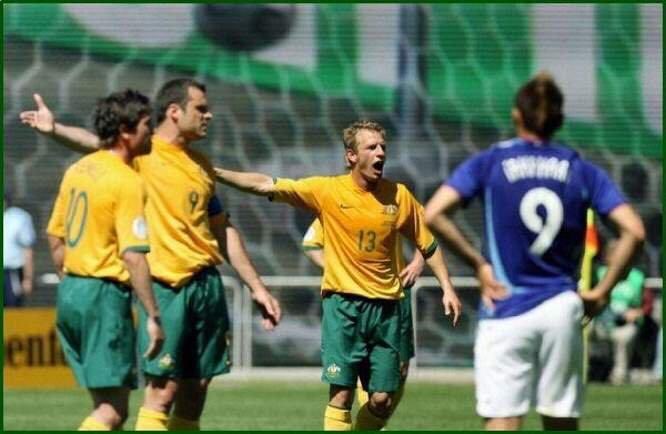 JordanEh's tweet image. When Dr. Strang says “lock arms &amp;amp; stay strong” but you gotta stay 2m apart.