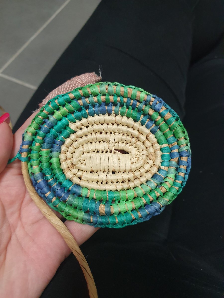 The last 2 days we have been at Kingaroy State High School launching our @usqedu Deadly Ways Girls STEAM Academy with sessions including Traditional Aboriginal Weaving!
@nhunggabarra 
#usq #usqdeadlyways #deadlyways #traditionalweaving #indigenousstudents #wideningparticipation