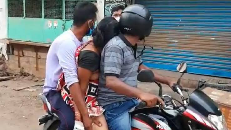 jssoldiers's tweet photo. ఉండడానికి ఎన్ని ambulance ఉన్నా ఏమి లాభం ప్రజలకు అందుబాటులో లేనపుడు !
ఇలాంటి విపత్కర పరిస్థితుల్లో స్పందించాల్సిన యంత్రాగం విఫలమవడం ! ప్రజలు మా తల రాత అని సరిపెట్టుకోవడం అలవాటు గా మారిపోయింది !!! ప్రజలూ మారారు ఈ ప్రభుత్వాలు మారవు ... https://t.co/Y5O7mGoing