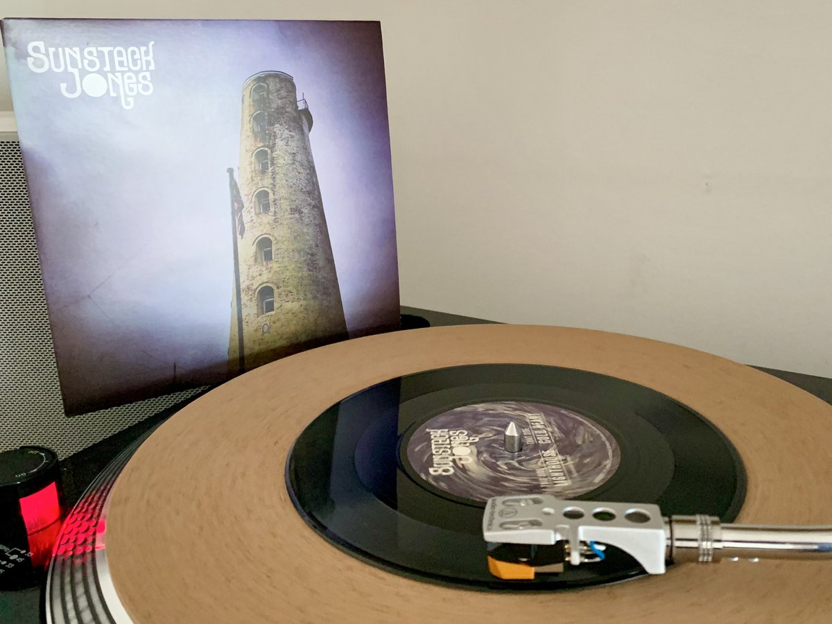 1RecordEveryday's tweet photo. #NowSpinning
Sunstack Jones - Lighthouse (2016) https://t.co/Ozj4S0FDKi
This great single from @sunstackjones was included on their 2018 album.
Also make sure you check out their latest album Golden Repair, it’s a masterpiece! https://t.co/2UD1m7m1qe
#SunstackJones #vinyl https://t.co/3nQ2FIvci5