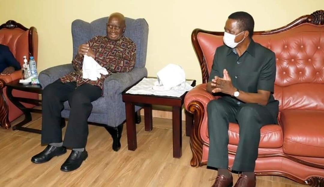 NewsHawksLive's tweet image. Kenneth Kaunda, Africa's greatest living liberator, turned 97 today. Zambian President Edgar Lungu visited "KK", who is still going strong.
"We thank God for everything he has done to you, Dr Kaunda, and we wish you long life, Your Excellency," Lungu said.