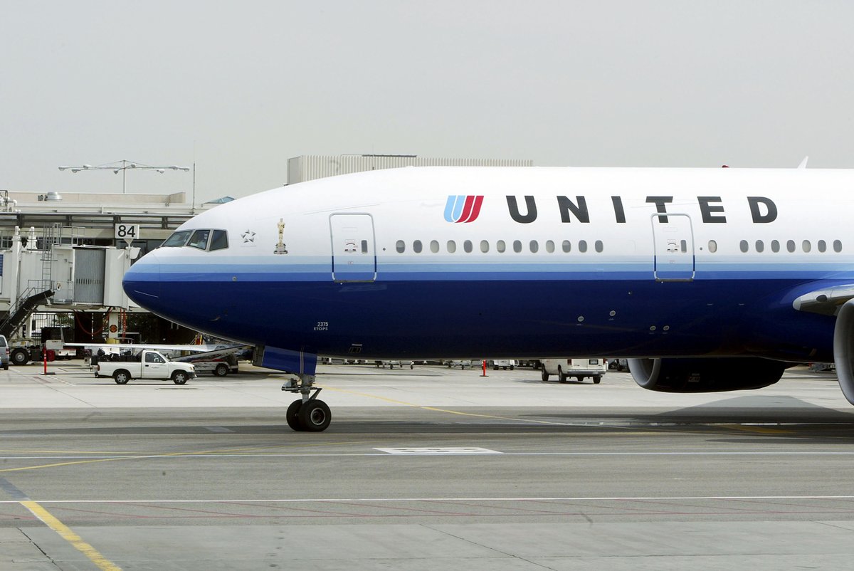 OnliTraveller's tweet image. United Airlines is starting its own pilot academy to train more pilots from diverse backgrounds as it expects a surge in post-pandemic travel. 
ow.ly/FiQB50Esk63 #unitedairlines #pilotacademy