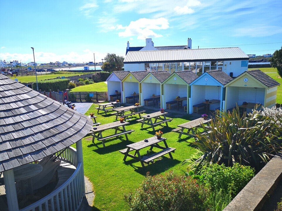 Our fantastic hotel by the sea, <a href="/TrearddurBayInn/">Trearddur Bay Hotel</a> 🌊, is looking for new talent to join our existing team at the Bay Restaurant. We have  full &amp; part-time team opportunities across a range of shift patterns. Check out our website for more info:  careers.jwlees.co.uk/job/148430
#jwlees