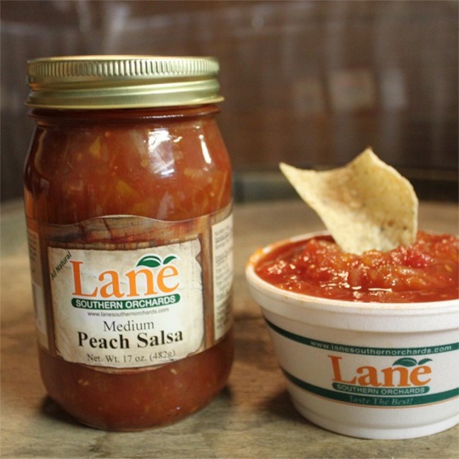 One dip and you'll be hooked! It's easy to see why our #PeachSalsa is a fan favorite. 🍑🌶️ bit.ly/2CmyaXZ @MaconFoodNews @BloggersAssn #GeorgiaGrown