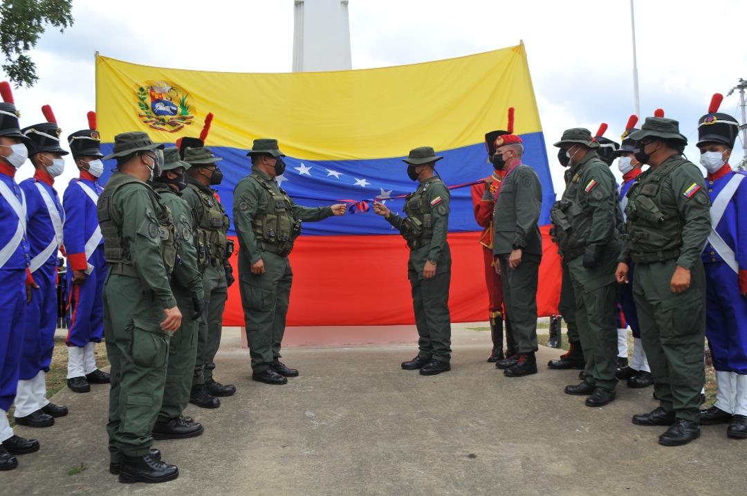 Cuenta la historia que en este lugar marcado por un monolito se despidió el Teniente Pedro Camejo “El Negro Primero' del Gral. Páez, luego de que fuera impactado con un tiro en el pecho en la defensa de la patria. #FanbEnDefensaDeLaDignidad