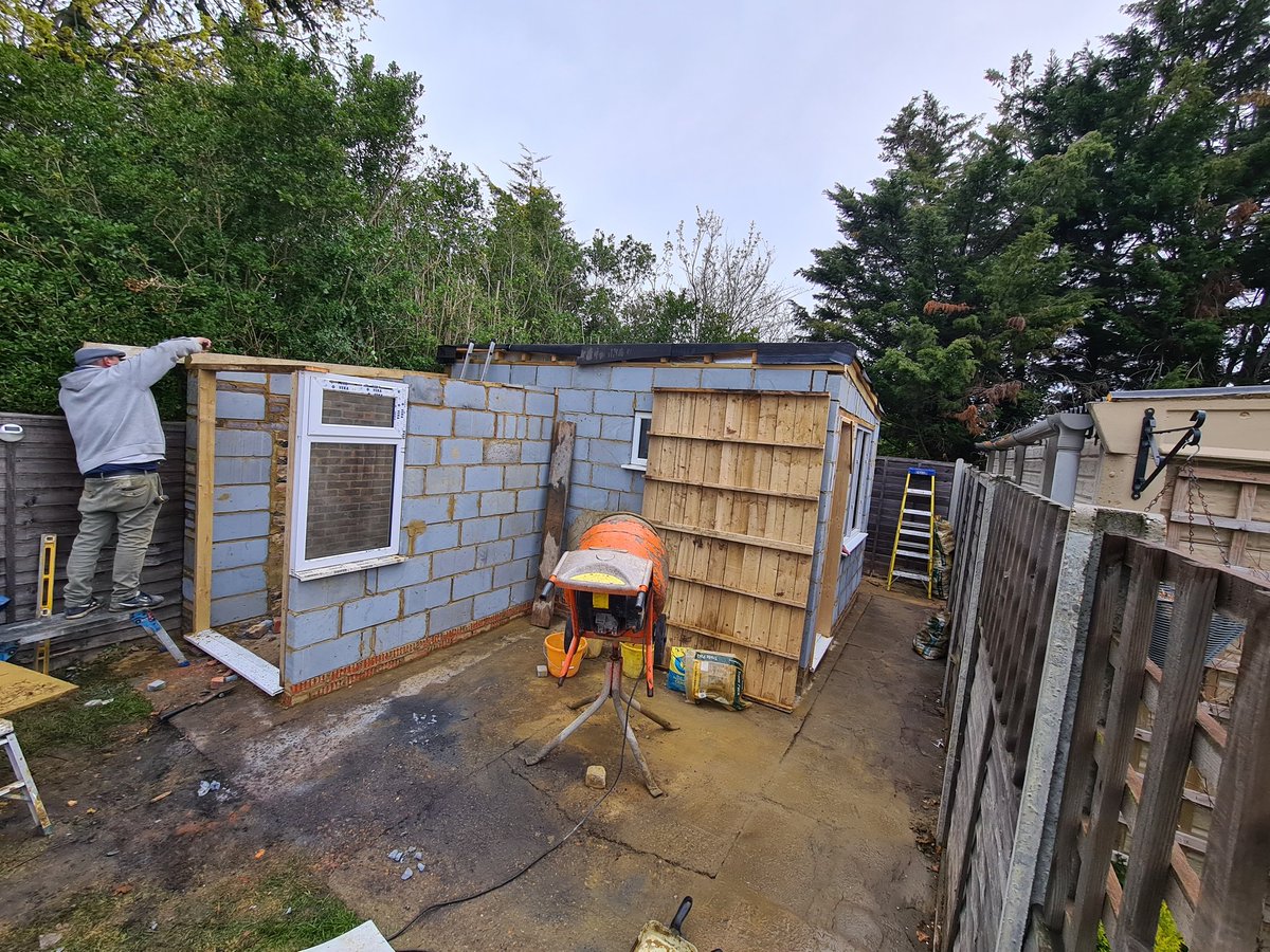 JoshCandy92's tweet image. Day..... absolutely no idea anymore. But great progress on #projectbuild. Dad&apos;s a grafter alright 🥵