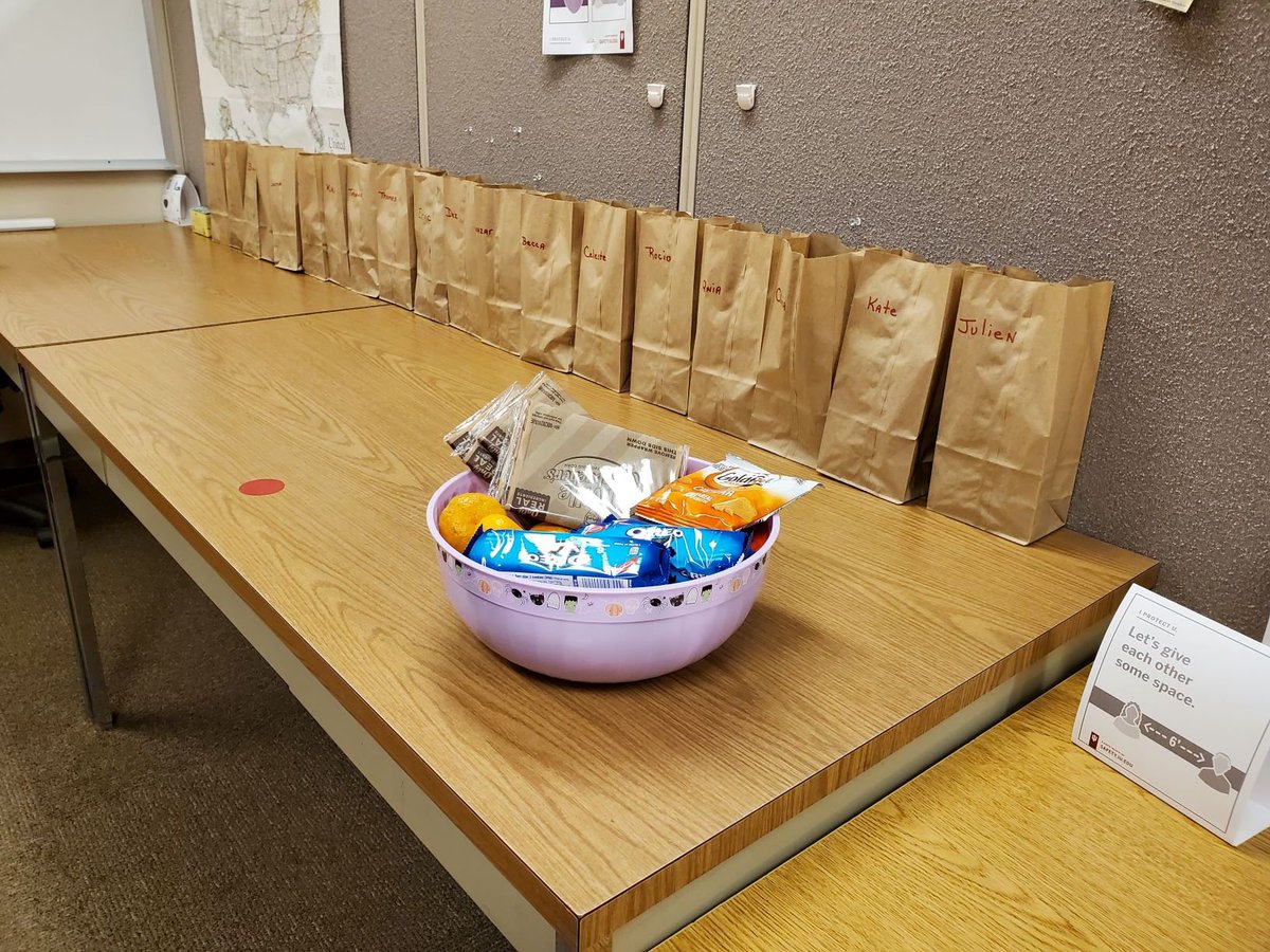 IUbusplib's tweet image. Each semester, we put together snack bags as a THANK YOU to our student staff for their contribution to the success of our library. In this year of uncertainty &amp;amp; stress, they went above &amp;amp; beyond to help keep our library open &amp;amp; serving our patrons #LibrarySuperheroes #Thankful #IU