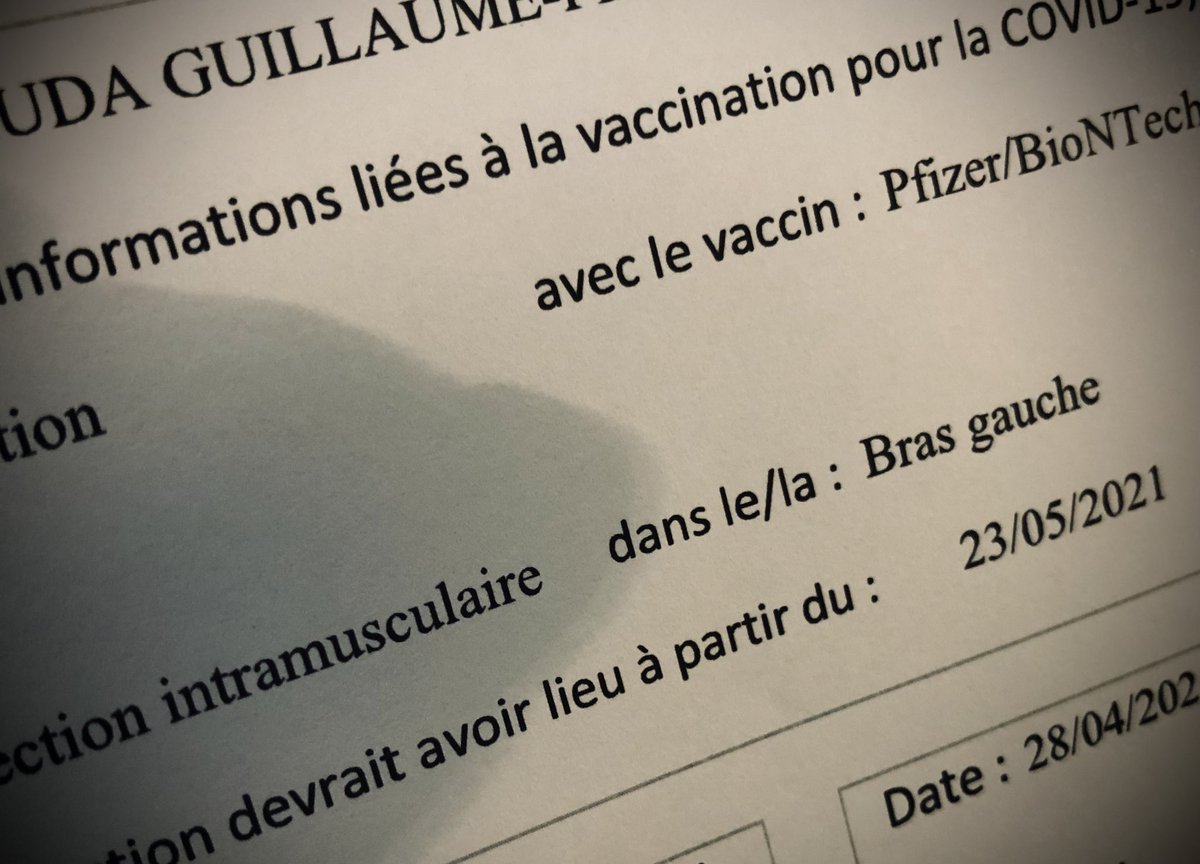 6/ Et après 15 autres minutes de “repos” post vaccination… Le précieux sésame vous est remis. Première dose administrée. Données transmises à l’Assurance Maladie. 2nde injection en juin prochain. Dans 1 mois et 10 jours ! Sur ce point, la stratégie vaccinale a largement évolué.