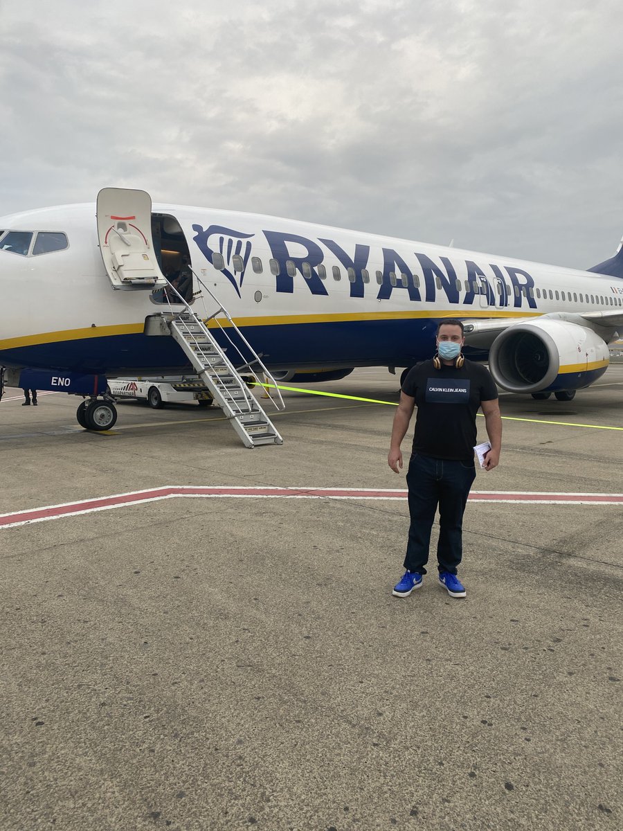 RonRafaelS's tweet photo. #RonRafaelS #RonRafael #RonShimshilashvili #RonRafaelShimshilashvili #Mandarin #RyanAirlines #NachtegalenPark https://t.co/2k2cr9yhuE