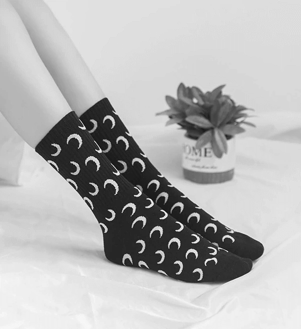 darkstormstore's tweet photo. New! Lunar Crescent Moon Socks, available now.
.
.
.
.
.
#moon #socks #goth #gothfashion #gothic #gothicfashion https://t.co/rfcjDeaZL6