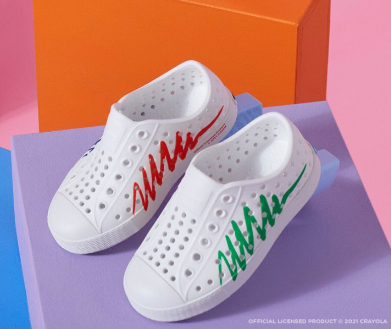 Rno0's tweet photo. Really enjoyed designing these! a lot of fun brainstorming and doodlin’ ideas on this @Crayola x @nativeshoes #collab #Rno #design https://t.co/szkPaCoIwK