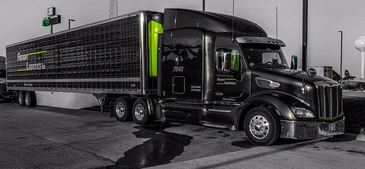 flitrans's tweet photo. Our drivers &amp; their comfort are a top priority. That's why we choose #peterbilt579 &amp; #kenwortht680. Move into a new 2021 truck today by calling 316-867-3880 &amp; speak with Melinda or Candy. 
#Peterbilt #kenworth #trucking #truckinglife #truckinglife #hiring #hiringnow #driver https://t.co/z0lGSOMBVT