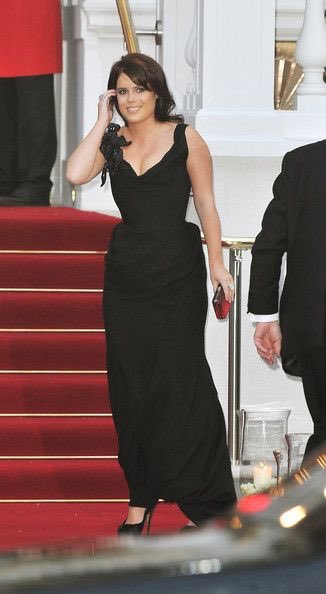 Princess Eugenie kept things a bit more understated, wearing a simple black gown that showed off her figure to perfection!Seeing these two looks form the York girls makes me puzzle even more over how they were able to get it quite so wrong the next day!