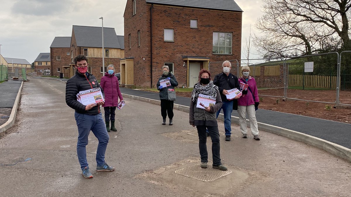 MatthewDorrance's tweet photo. Out delivering copies of “Labour Today” and talking to residents in Brecon.
It’s good to be able to deliver leaflets in our new street Maes Maendu, Council housing built with more than £3 million funding from our @WelshLabour Government.
#MovingBreconForward #LabourLocal https://t.co/Lg0qnrlUIt