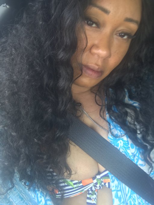 Serving face with a side of boobs🥰 https://t.co/vEXExenkxh<a href="/tag/49ers"class="tags"><span>#49ers</span></a><a href="/tag/greenbaypackers"class="tags"><span>#greenbaypackers</span></a><a href="/tag/ninergang"class="tags"><span>#ninergang</span></a>