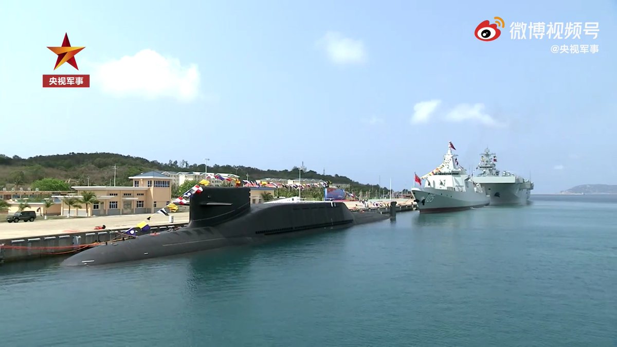 mrlynx_oficial's tweet photo. #China celebró a lo grande 72º aniversario Marina #PLAN con la incorporación del 3er #Type055 clase #Renhai, del primer #LHD #Type075 clase #Yushen y del ¿7º? submarino nuclear #SSBN #Type094 clase #Jin. Presente #XIJinping. Clases designación by #NATO. cc @mavidonate https://t.co/HzvlipoiGN