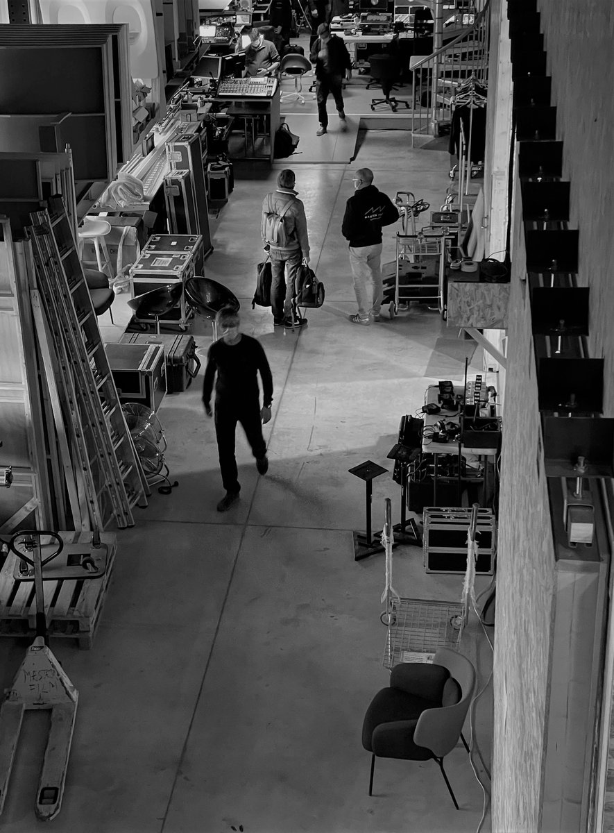Arianespace's tweet photo. ⏰Almost there!⏰
Our team is getting ready to be sure you don’t miss anything!
See you at:
- 10:50 pm, in Kourou;
- 01:50 am (UTC);
- 03:50 am, in Paris.
#VV18 https://t.co/AUWHl1M4SW