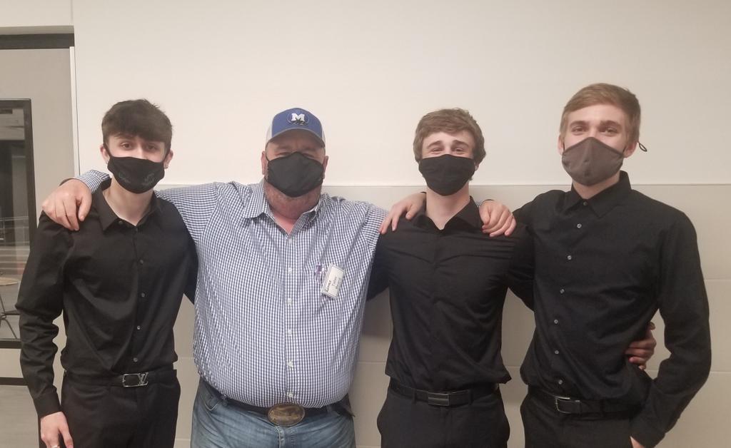 txtater69's tweet photo. What a great group of young adults! They had their @misdmile pitch today. Theses 3 &amp; Kielania knocked it out of the park! They are 4 reasons I am @MidlothianISD PROUD! https://t.co/EQkRAm2M7o