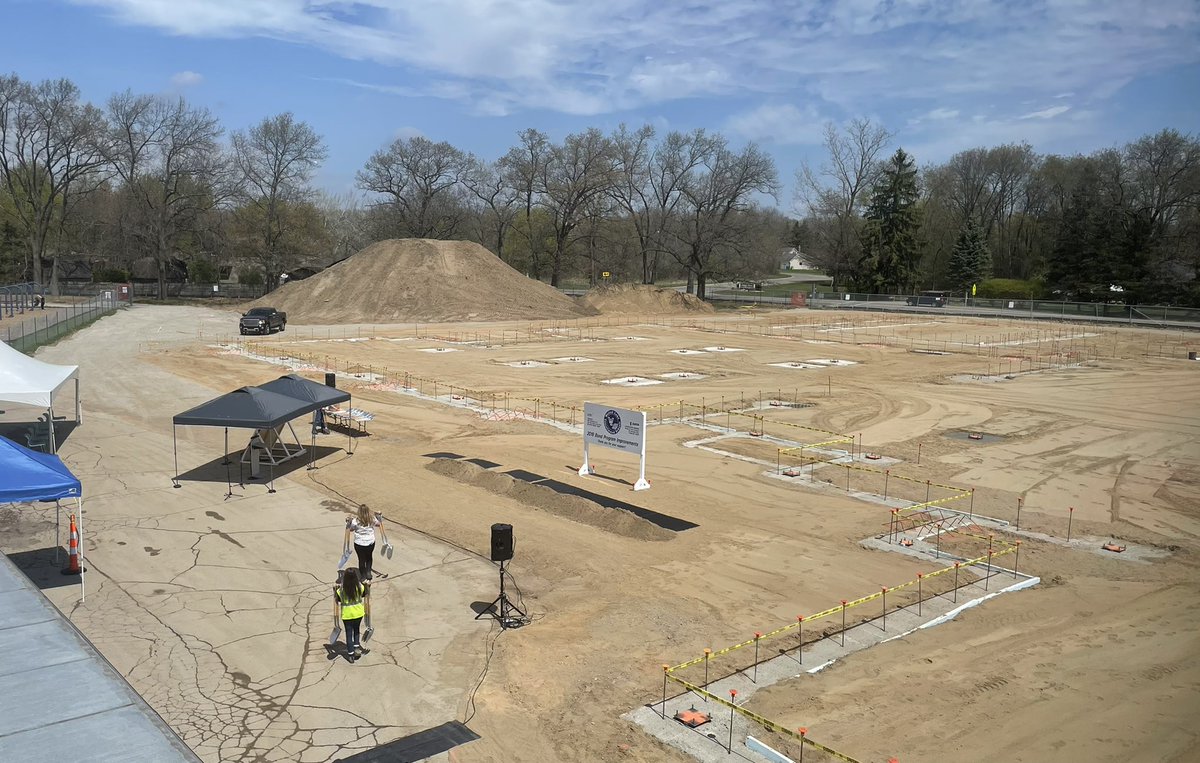 petschpals's tweet photo. Exciting day here at Dublin Elementary! Official Ground Breaking Ceremony- we watched livestream and took advantage of our vantage point to take a few peeks! @WalledLkSchools @DublinWL https://t.co/F1MBFLntJ5