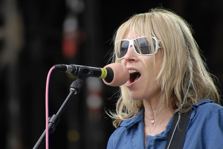 Happy Birthday Kim Gordon!!!   (photo: Guillaume,  