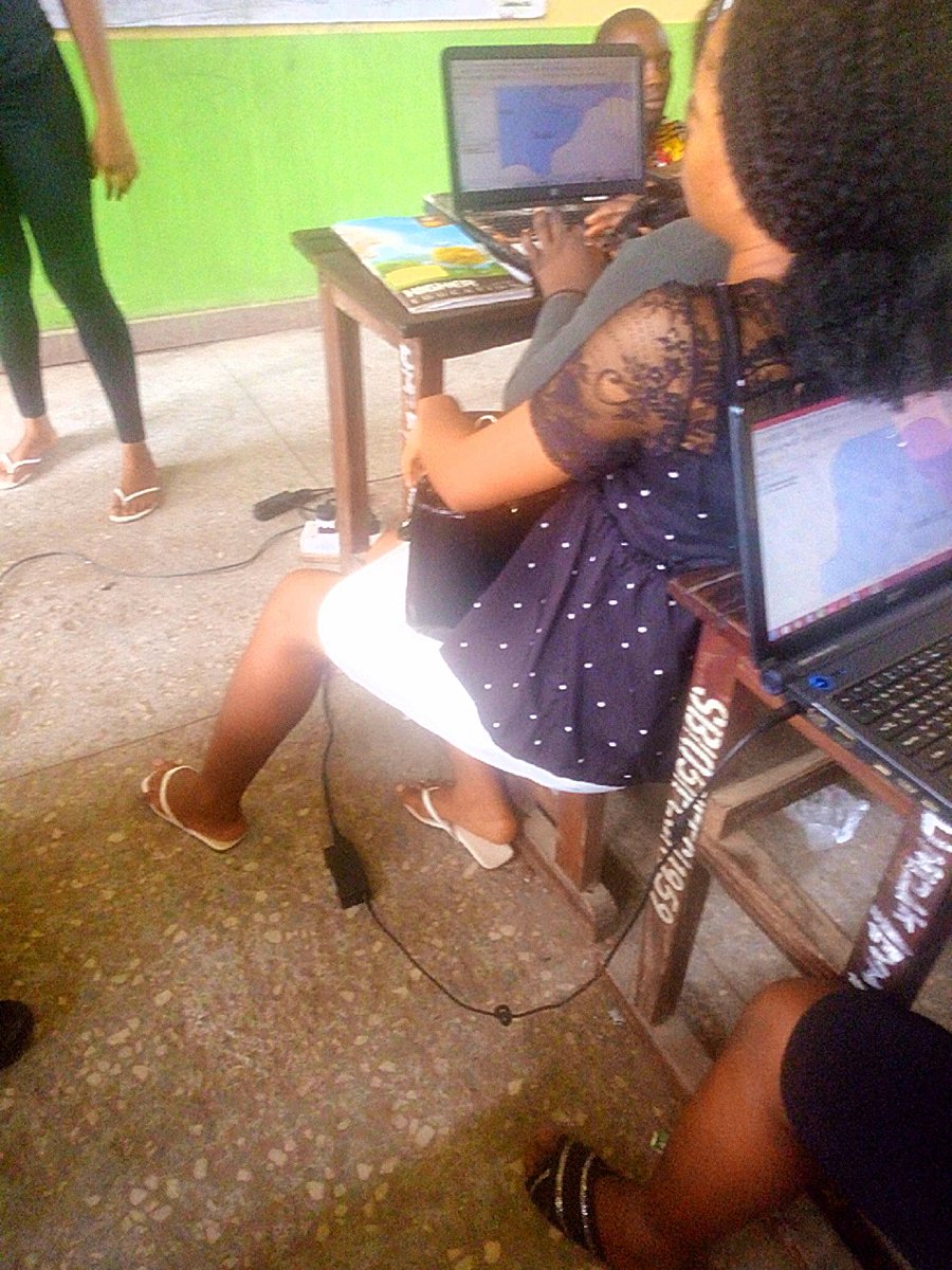ChidimmaCMaduka's tweet photo. My life as a #Geospatial lecturer in Nigeria.
I gave the final year students the opportunity to practice independently on basic #map production using @qgis
It has been an impressive journey so far
#Georeferencing ✔️
#Digitizing ✔️
#Map_Embellishment Up next! https://t.co/cIZquPZQ5z