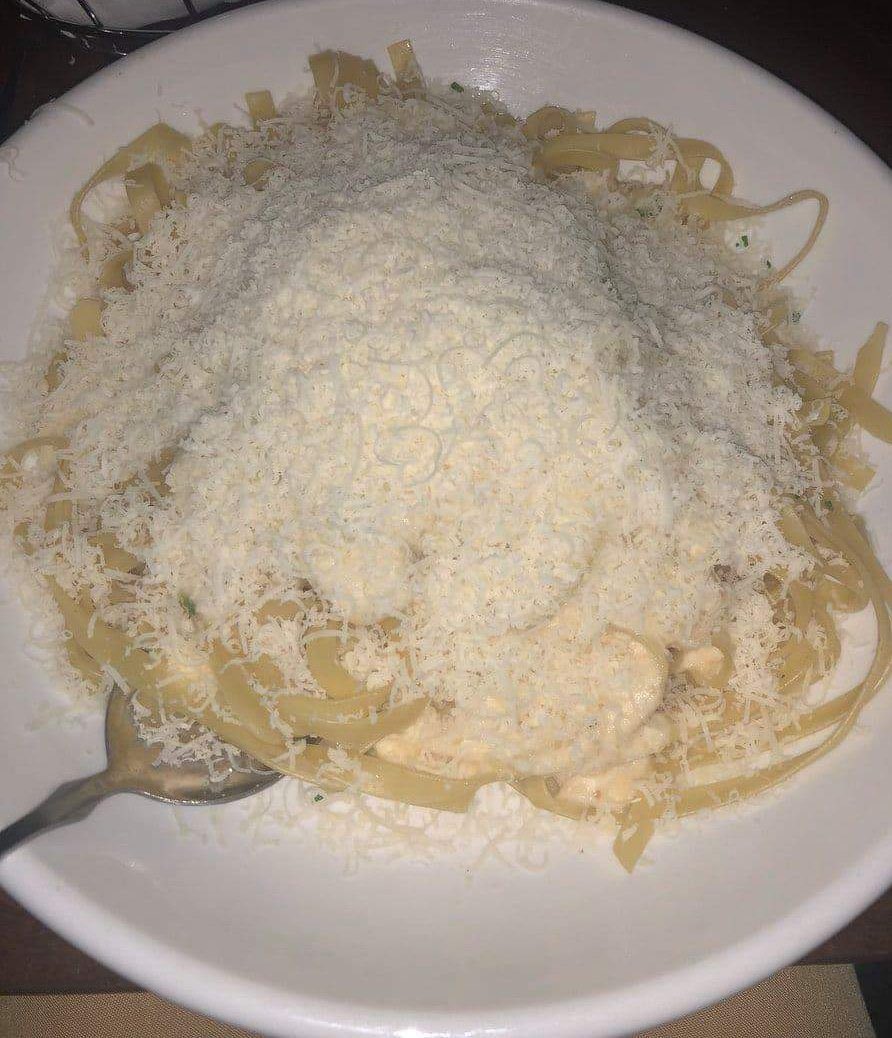 soyfeisim0's tweet photo. que nunca nadie te diga cuantos espaguettis tienes que ponerle a tu queso https://t.co/SgjfOKhW4J