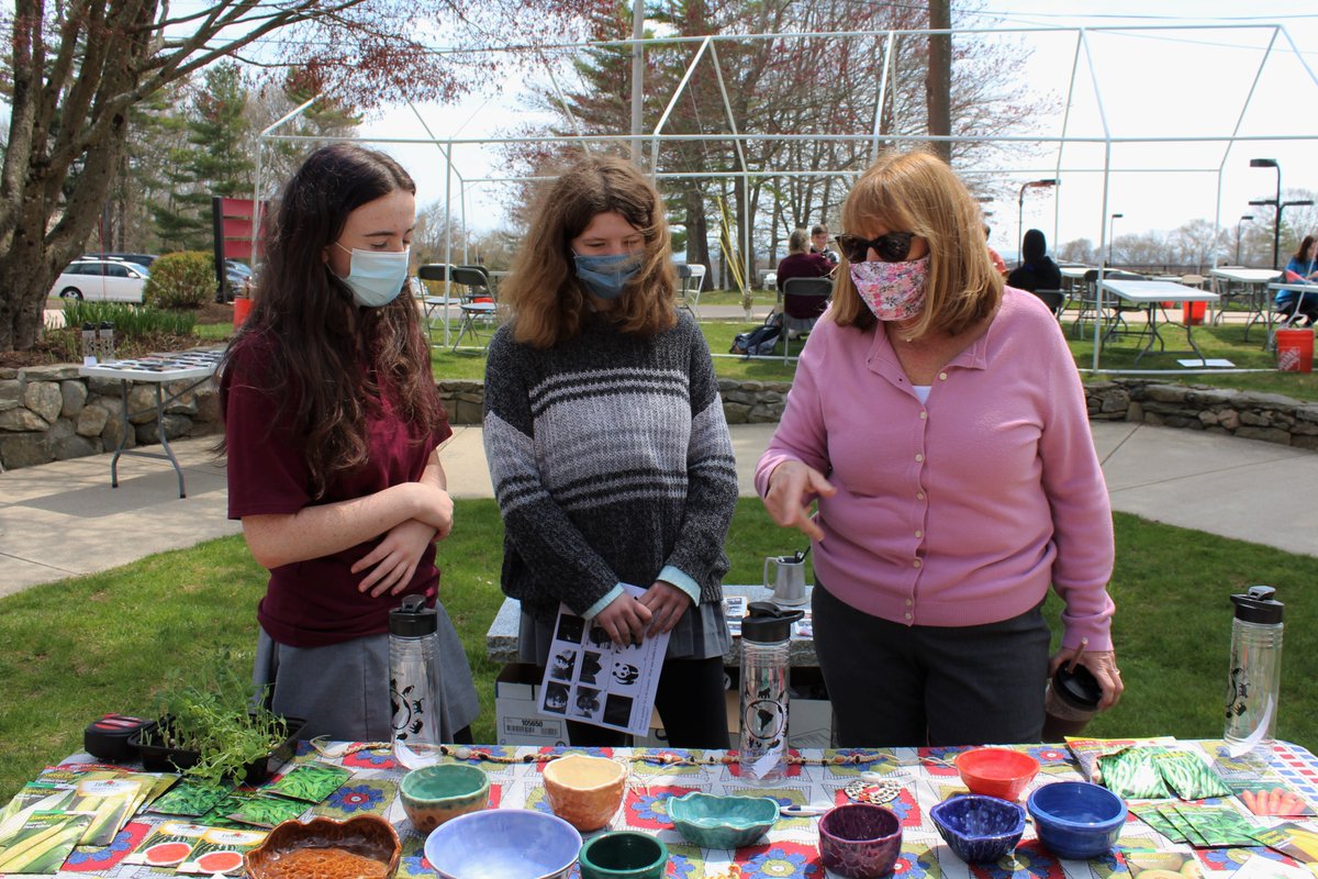 Proutschool's tweet photo. The Recycling Club put together a variety of activities to celebrate Earth Week at The Prout School. Today, the club sold t-shirts, notebooks, pottery, and more to raise money for the school’s garden. Students and staff also tried their hands at environmental-themed lawn games. https://t.co/mX5fFH673g