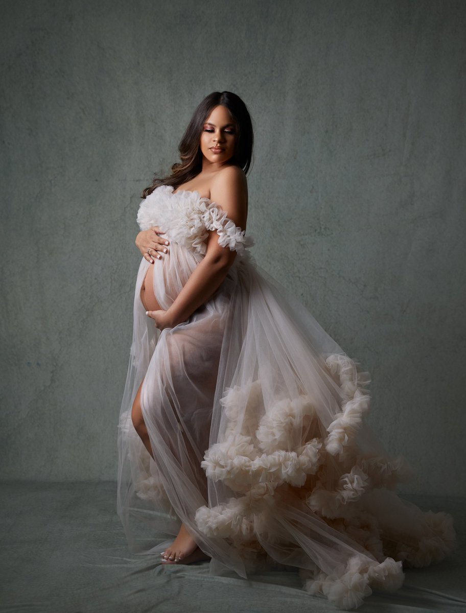 GlamorousJessy's tweet photo. Maternity pictures 👶🏻💕 #firstborn #babygirl #family https://t.co/QfGmXYmjYr