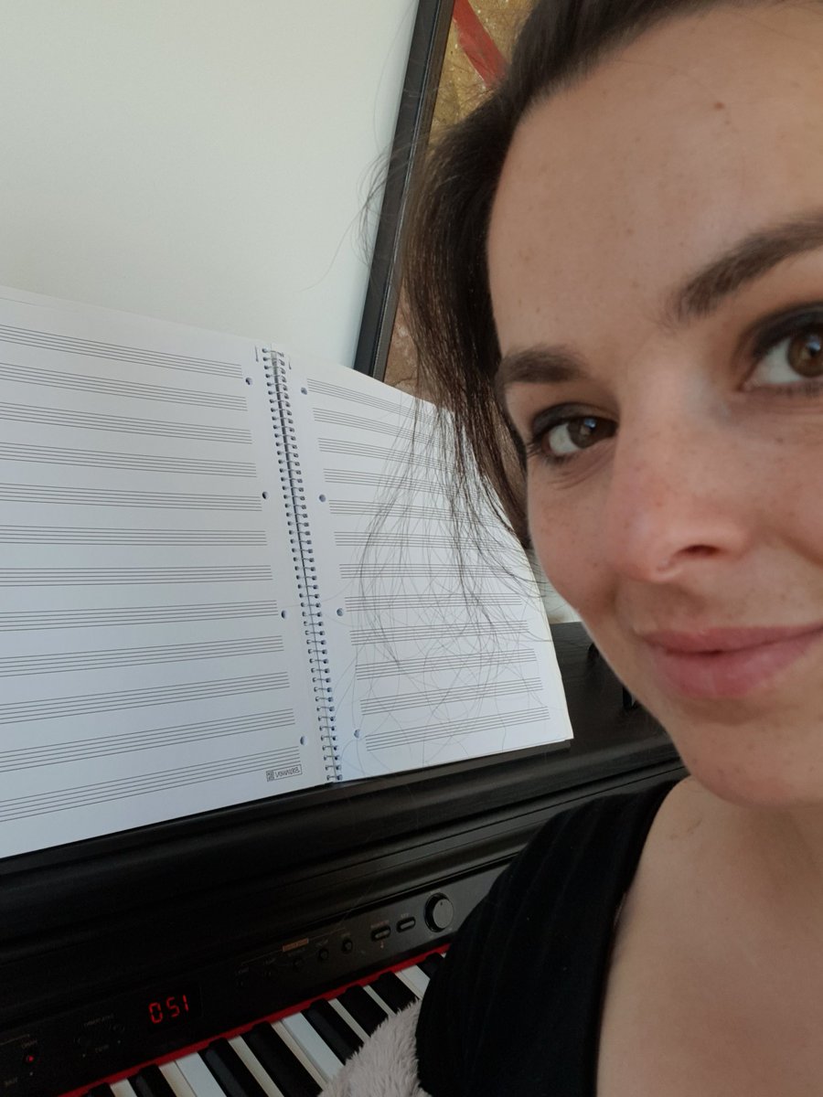 MarionFiedlerTN's tweet image. Whats up? #pianotime #aMarionThang