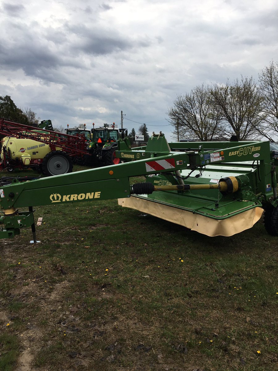 timatconnect's tweet image. Just traded to @ConnectEquip Rockwood. 2016 Krone ec3200cv with approximately 1000 acres of use.  10’ cut, drawbar hookup and tine conditioner. #makebetter hay