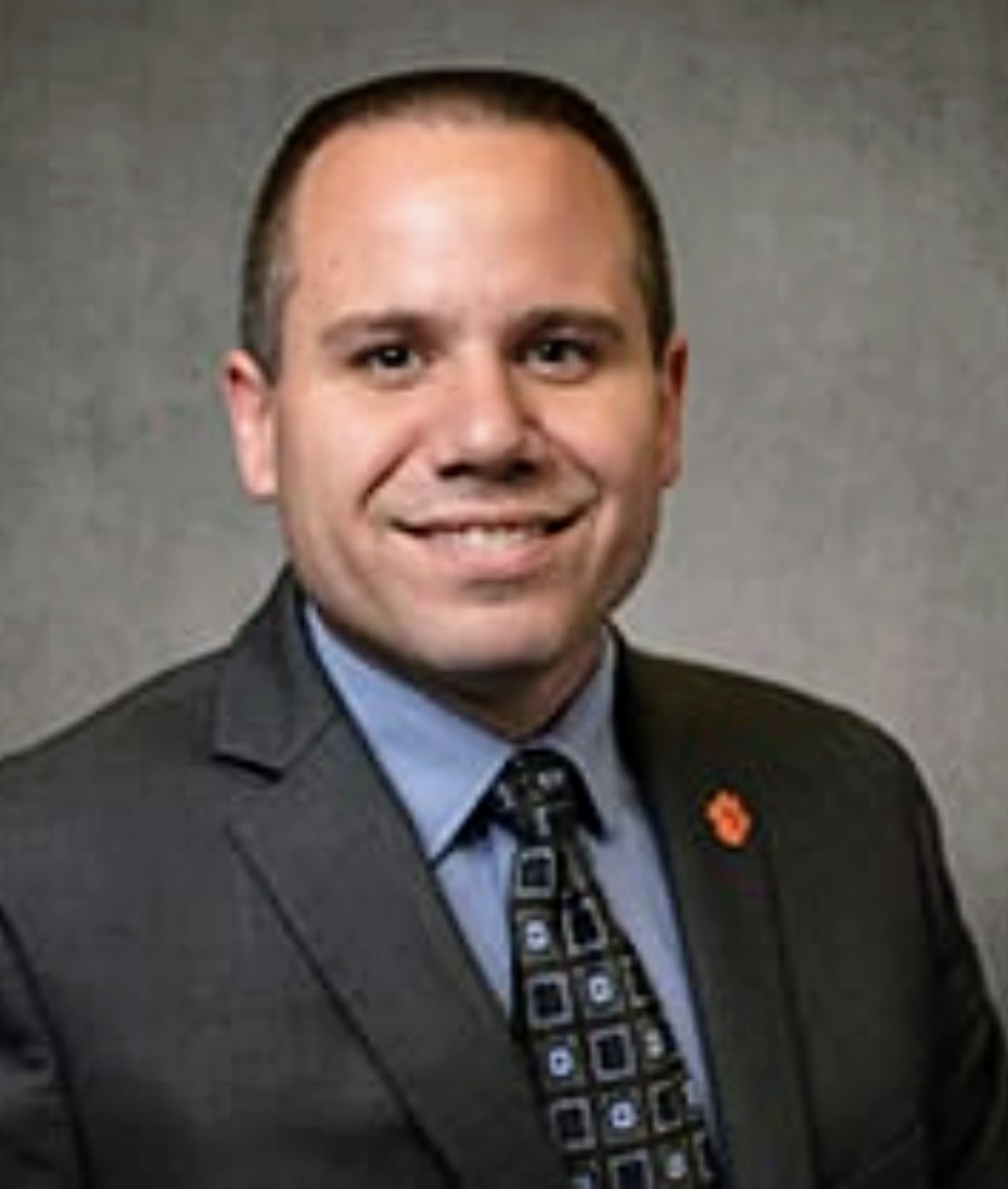 Nathan Long,  CU Director of IT is the recipient of the Ralph D Elliott award for outstanding service in off campus distance and continuing education at Clemson University
news.clemson.edu/spring-awards-…