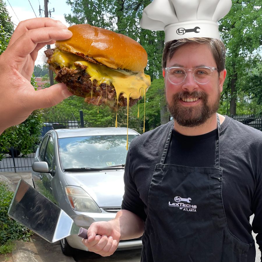 LexTechsOfATL's tweet image. Huston cooked up some awesome smash burgers for for the Decatur shop today. Nice work Chef Hatch! And a big thanks to the teams at both locations for your continued hard work. 
#chefhatch #burgerday