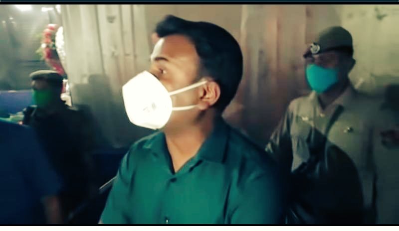 PapaiDasAssam's tweet image. Immediately, without any delay this culprit DM Shailesh Yadav must be suspended, just to teach the manners and show his limits. He could have taken action as per the Law. #DM_Agartala #shaileshkumaryadav