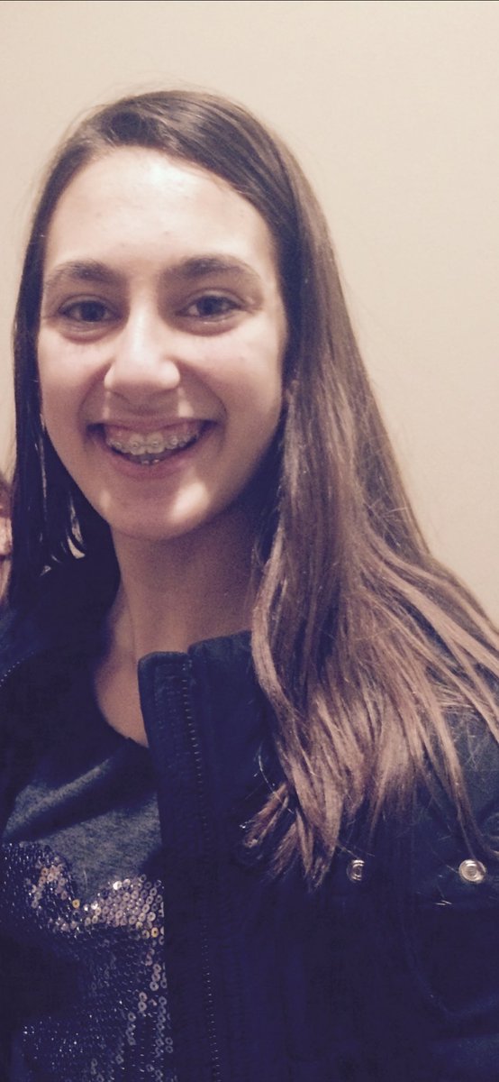 JSEQuotes's tweet image. 15 vs 20 (yes the middle picture is a recent cosplay of mine) 😂

I don’t really feel that different besides my style and my makeup skills