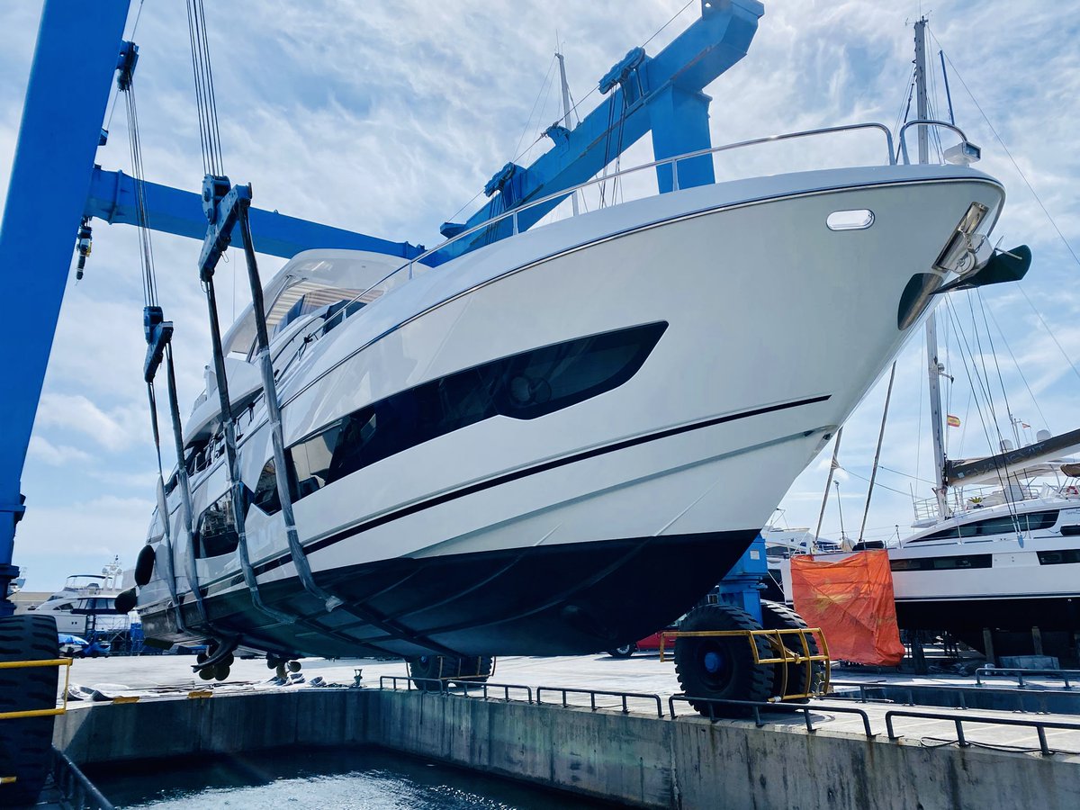 FerranMarine's tweet photo. Now this #Sunseeker 76 Yacht is a wonderful demo for the virtues of @propspeed. The running gear and other underwater metal are almost marine-growth free. As the manufacturer says, more speed and less fuel... 😁
#SunseekerMallorca #PropSpeed #Mallorca #yachting #yachtservice https://t.co/5pVAuZo9q7