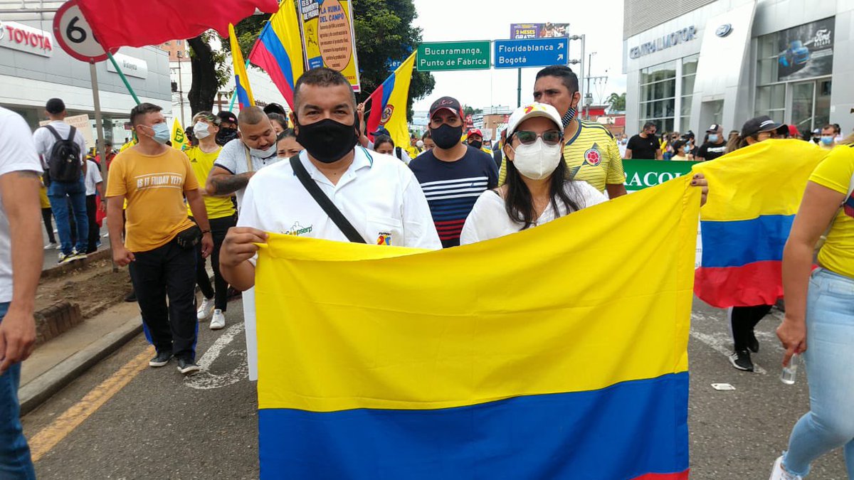 sunetcolofc's tweet photo. Las diferentes subdirectivas de Colombia participaron, junto con la nacional @sunetcolofc en el #ParoNacional28A por las calles del país para protestar por la #ReformaTributaria2021 @GermanSUNET @Iriroro @LuchoSoluciones @ivonbitas17 @cutcolombia @ISPinteramerica https://t.co/mRd9kCxsQP