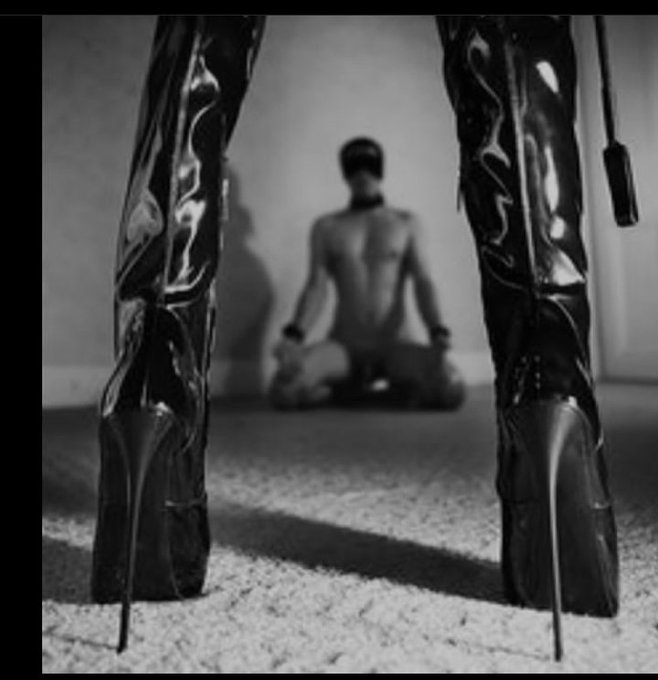 Yo soy tu gu&iacute;a, la que debes adorar, tenerme en tu mente todos los d&iacute;as es tu deber, so&ntilde;ar conmigo tu<a href="/tag/mommy"class="tags"><span>#mommy</span></a><a href="/tag/feet"class="tags"><span>#feet</span></a><a href="/tag/fetishmodel"class="tags"><span>#fetishmodel</span></a><a href="/tag/findom"class="tags"><span>#findom</span></a><a href="/tag/dominance"class="tags"><span>#dominance</span></a><a href="/tag/sumisos"class="tags"><span>#sumisos</span></a>