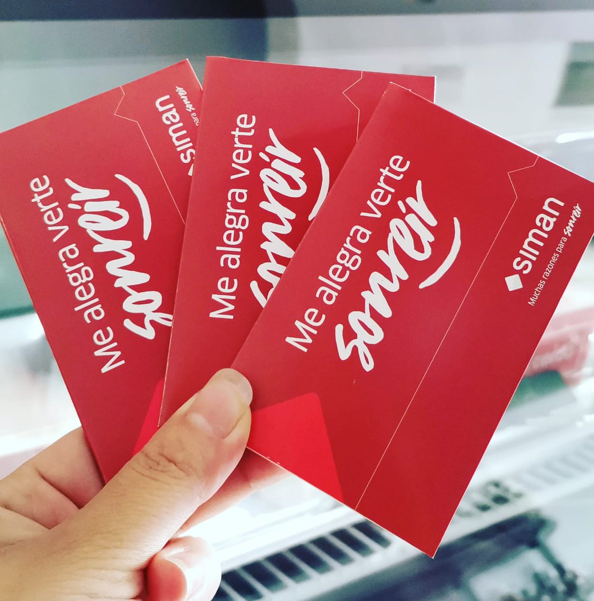 meatboxsv's tweet photo. Ya tenemos algunos de los premios para celebrar a mamá.
Escribe tus datos al reverso de los tickets de compra, deposítalos en tienda y participa en el sorteo de:

- 3 tarjetas de regalo de SIMAN

- 2 Boxes llenas de productos

Fecha de sorteo: sábado 8 de mayo por Facebook Live. https://t.co/A1TxweIImY