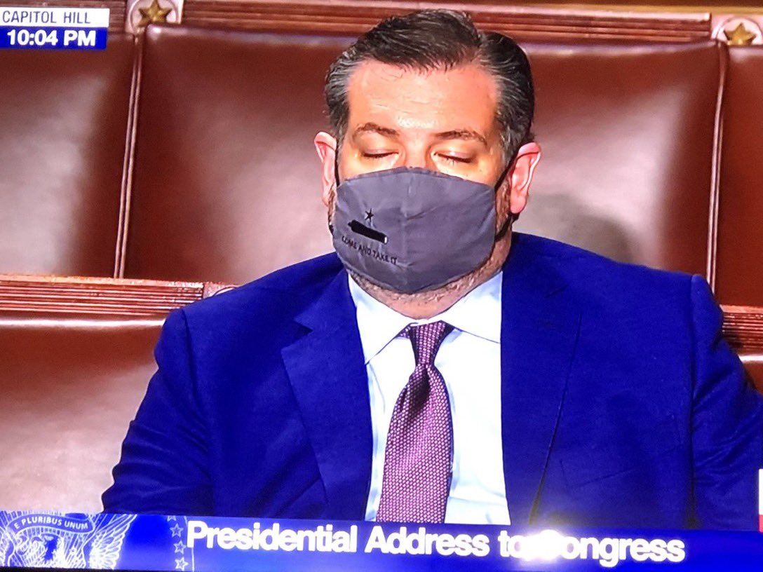 ananavarro's tweet image. Dreaming of the sun and beaches of Cancun 🌴.