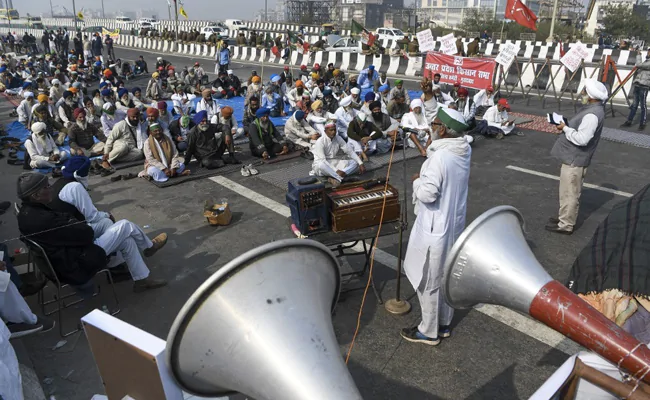 11.  #FarmersProtest -BJP deploys its majoritarian tactics against farmers- barricades, permanent cemented walls on highways, trenches & roads embedded with spikes. BJP is trying to demonise the farmers’ protests by portraying them as a Sikh conspiracy. #KisanBole_NoVoteToModi