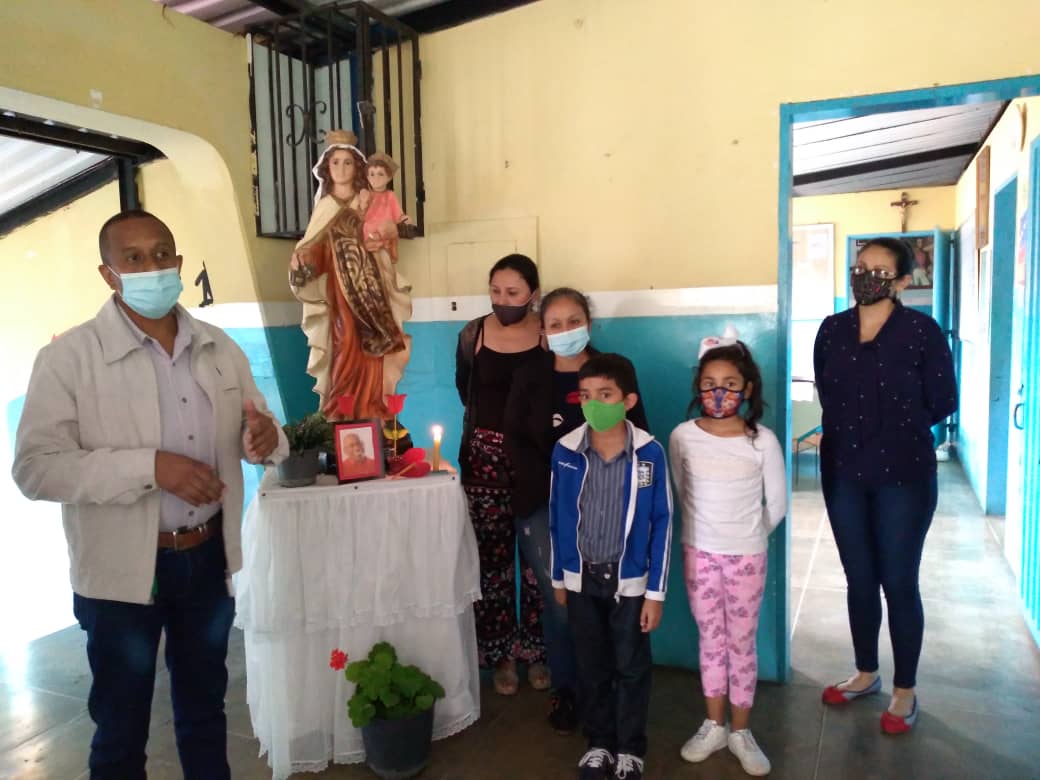 Red Intercircuital Junin. En oración por el eterno descanso del Camarada Ministro Aristóbulo Isturiz. Q.E.P.D!