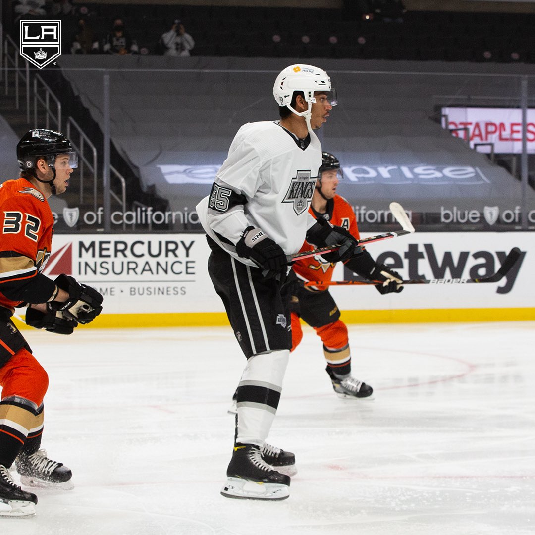 LAKings's tweet photo. RT to congratulate @byfield55 on his @NHL debut 🔥 https://t.co/WvCs5YC9Vk
