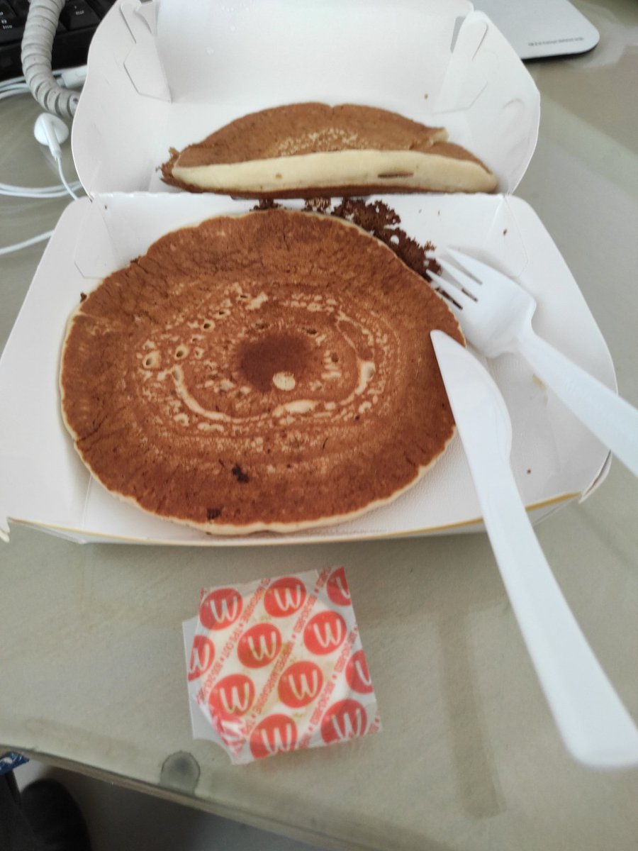 chrispaul3's tweet photo. Another blunder dari @McDonalds_ID beli hotcake ga dikasih syrup https://t.co/c5GBXiQPdz