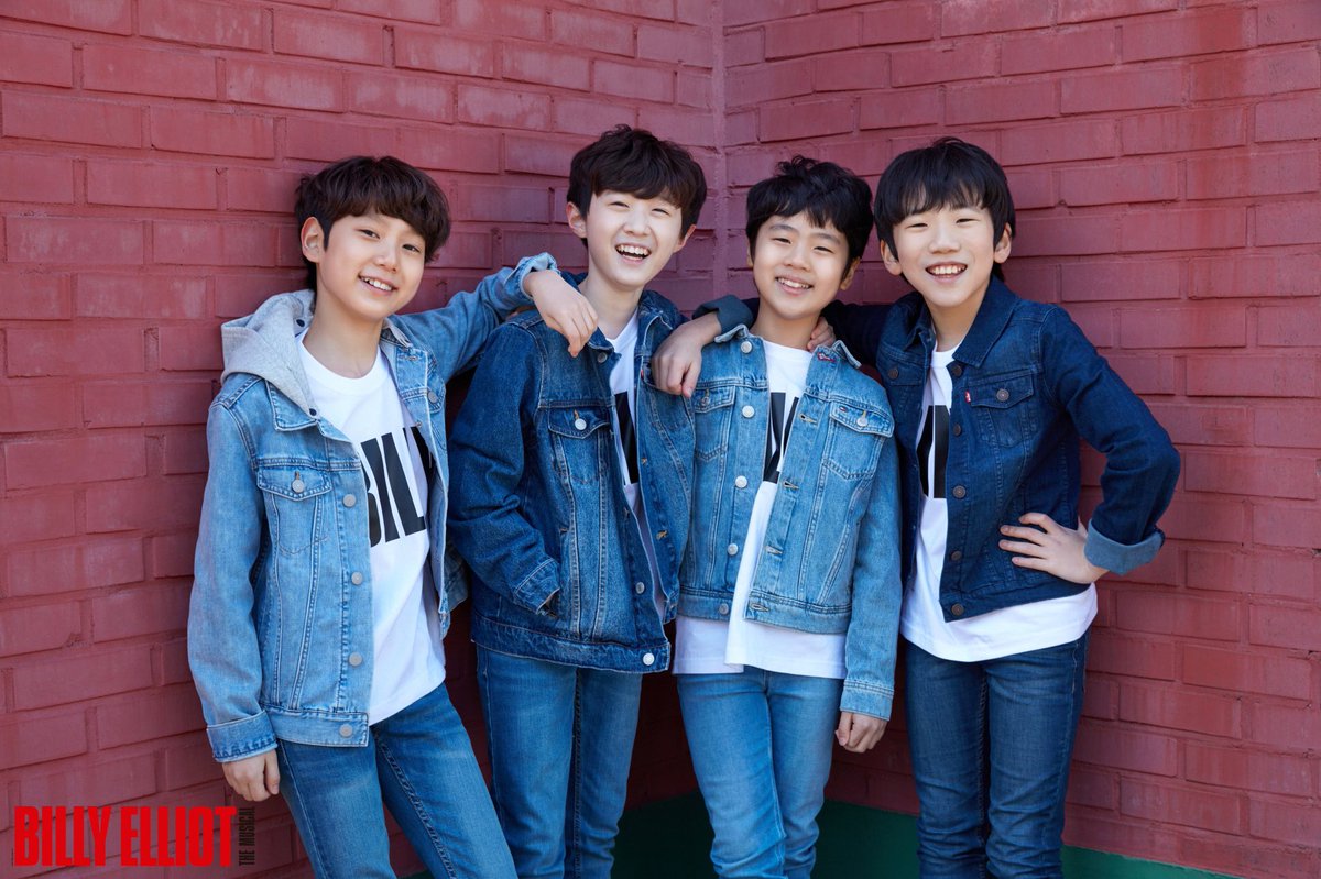 𝗕𝗜𝗟𝗟𝗬 𝗘𝗟𝗟𝗜𝗢𝗧 𝐭𝐡𝐞 𝐦𝐮𝐬𝐢𝐜𝐚𝐥
🤸 뮤지컬 [빌리 엘리어트] 공식 스틸컷 공개📸

2021 뮤지컬 '빌리 엘리어트'
빌리 &amp; 마이클들의 공식 스틸컷을 공개합니다✨

🥊빌리알렷! 업로드 D-1⏰

(1/2)