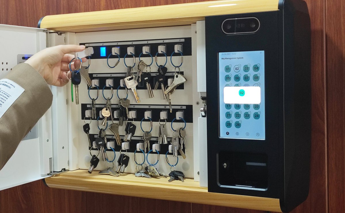 MargeauxZhao's tweet image. Keylongest AI Intelligent key management cabinet from Landwell.
#keymanagementsystem #keycabinet #smartkeycabinet #smartkeylocker